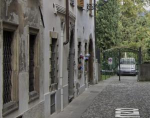 Η γειτονιά γύρω από ή μία γειτονιά κοντά σε αυτό το διαμέρισμα