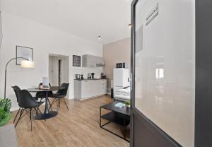 O bucătărie sau chicinetă la Privates City-Apartement nah der Messe und LanxessArena