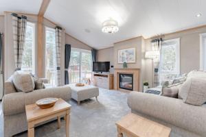 Posezení v ubytování The Harrogate - Norfolk Cottage Agency