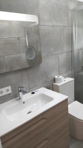 Kúpeľňa v ubytovaní Apartamento pie de jardín en Roses