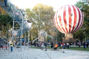 Hostia v ubytovaní Dembi at the Great City Park