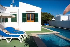 Swimmingpoolen hos eller tæt på Villa Marta