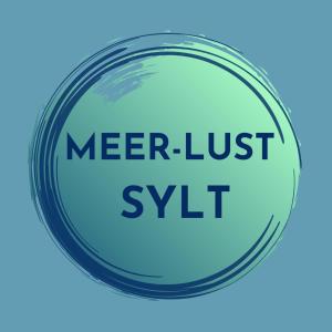 Una señal verde con las palabras se encuentra con Syitt en Meer-Lust-Sylt family and friends - 2025 refreshed, en Westerland