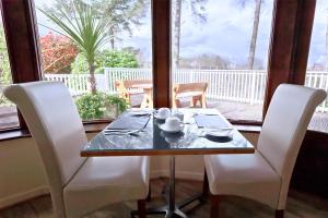 Rõdu või terrass majutusasutuses Killarney View House B&B
