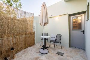 Балкон или терраса в Filiatra Charming Urban Escapes Your Cozy Retreats