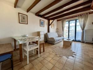 Posezení v ubytování Maison 2 pièces avec Mezzanine 5 couchages SAINT-DENIS D'OLERON SDO000-062