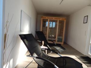 Fotografie z fotogalerie ubytování Wunderschoenes-freistehendes-Ferienhaus-an-der-See-Sauna-Strand-Yachthafen-WLAN v destinaci Bruinisse