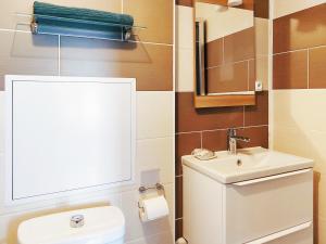 Koupelna v ubytování Le Cocon appart avec parking privé & terrasse + 20 fotografií