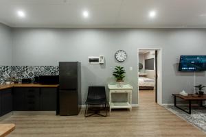 Gallery image of Contemporary Karoo in Graaff-Reinet