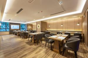Restaurace v ubytování Echarm Plus International Hotel Ouzhuang Metro Station Branch - Free Deliver Service to Canton Fair Complex During Canton Fair Period