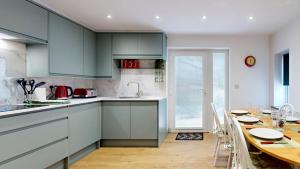 Kuchyň nebo kuchyňský kout v ubytování Dolphin House + 6 fotografií