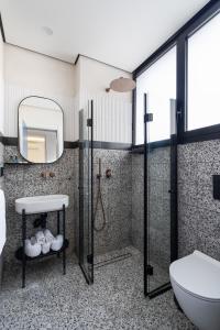 Koupelna v ubytování Mulan Hotel