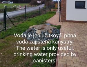 Fotografie z fotogalerie ubytování Chata Vyžice s bazénem se zimní zahradou a posezením v destinaci Vyžice