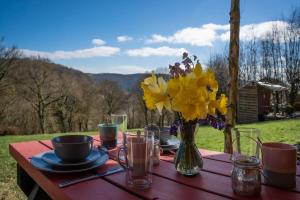 Photo de la galerie de l'établissement Self Contained Yurt - Botany, à Tintern
