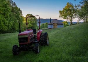 Photo de la galerie de l'établissement Self Contained Yurt - Botany, à Tintern
