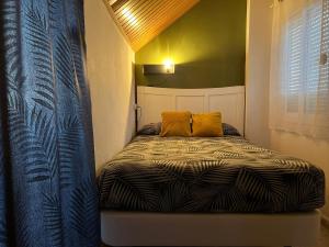 A bed or beds in a room at Alojamientos Rurales Cuatro Estaciones