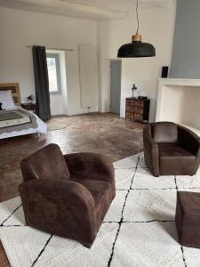 Posezení v ubytování Maison d'hôtes la Doma Venterol chambres & SPA