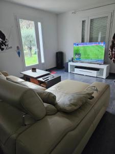 Μια τηλεόραση ή/και κέντρο ψυχαγωγίας στο Maison de village