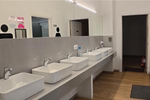 Koupelna v ubytování Aiora Hostel