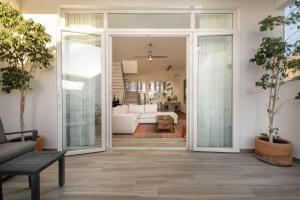 Φωτογραφία από το άλμπουμ του Casa Blanca, 2BR Modern Home with Rooftop Views σε San Miguel de Allende