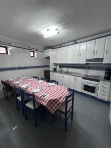 Dapur atau dapur kecil di Hostal Rural Dos Hermanos +59 gambar