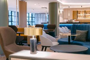 Posedenie v ubytovaní Crowne Plaza Bratislava by IHG