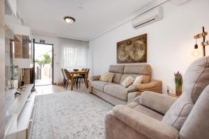 Część wypoczynkowa w obiekcie CB Living - First line detached house, Cabo Roig