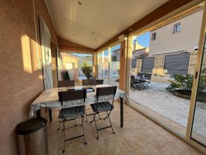 Αίθριο ή υπαίθριος χώρος στο La Roseraie- Clim- Terrasse- Calme