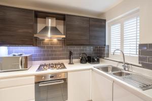 Η κουζίνα ή μικρή κουζίνα στο Host & Stay - Coventry Street