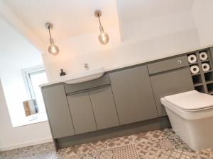 Koupelna v ubytování Anneth Lowen + 23 fotografií