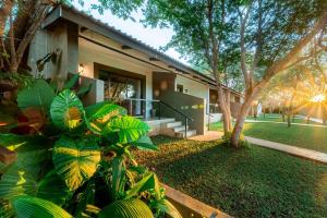 Сад в Kabakwe Guest Lodge