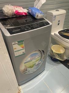 タブークにあるمنازل سارا 1 Sara Housesのカウンター上に座る器具