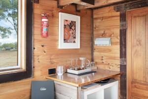 Dapur atau dapur kecil di Hillsview Cottage by Tiny Away