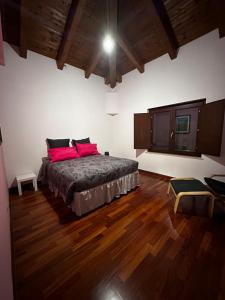 Postel nebo postele na pokoji v ubytování Casa Camelia + 20 fotografií