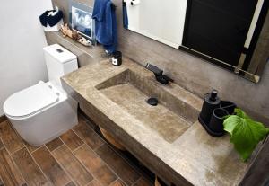 Ένα μπάνιο στο Loft Urbano Tijuana +20 φωτογραφίες