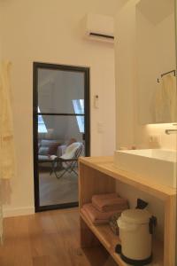 Fotografie z fotogalerie ubytování Charming Apartment with Cathedral View! On the 4th floor v Antverpách