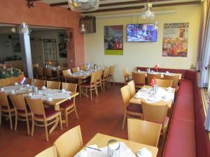 Restaurace v ubytování Hotel zur Burg Nürburg