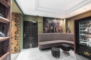 Posezení v ubytování BinderS Budget City-Mountain Hotel