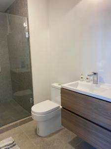Ένα μπάνιο στο Beach condo +28 φωτογραφίες