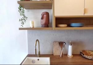 Η κουζίνα ή μικρή κουζίνα στο Akasha living by the sea +79 φωτογραφίες