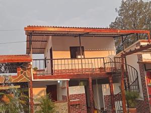 山林小屋所在大楼