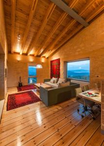 Ένα ή περισσότερα κρεβάτια σε δωμάτιο στο Kaminia Villa +38 φωτογραφίες