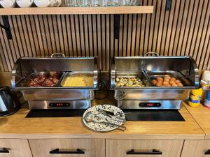 Makanan di atau berdekatan hotel