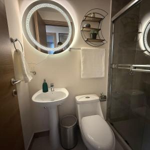Uma casa de banho em New and Luxurious Apt in Cipreses de San Ignacio