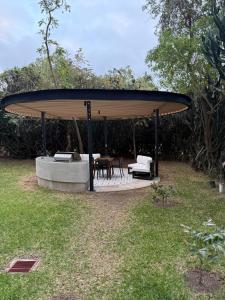 Um jardim no exterior de New and Luxurious Apt in Cipreses de San Ignacio