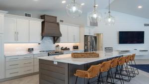 Η κουζίνα ή μικρή κουζίνα στο Marco Island Waterfront Escape with Pool