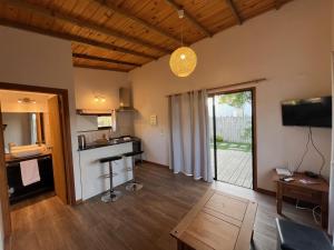 Η κουζίνα ή μικρή κουζίνα στο Los Bungalows