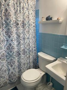 Ένα μπάνιο στο Wi-Fi, Deck, Outside Shower, Cable, Beach Badges, Private Yard,ocean