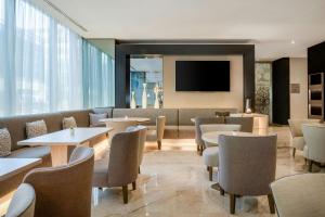 Posezení v ubytování AC Hotel Madrid Feria by Marriott