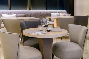 Posezení v ubytování AC Hotel Madrid Feria by Marriott